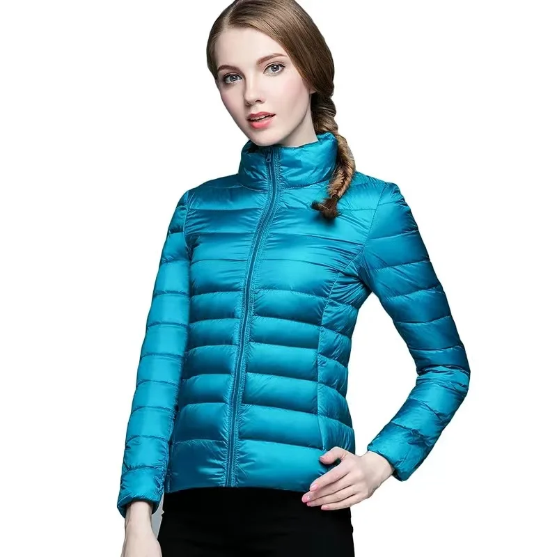 Doudoune courte à capuche en duvet de canard blanc pour femme, parka mince ultra légère, manteau chaud, automne et hiver 2023