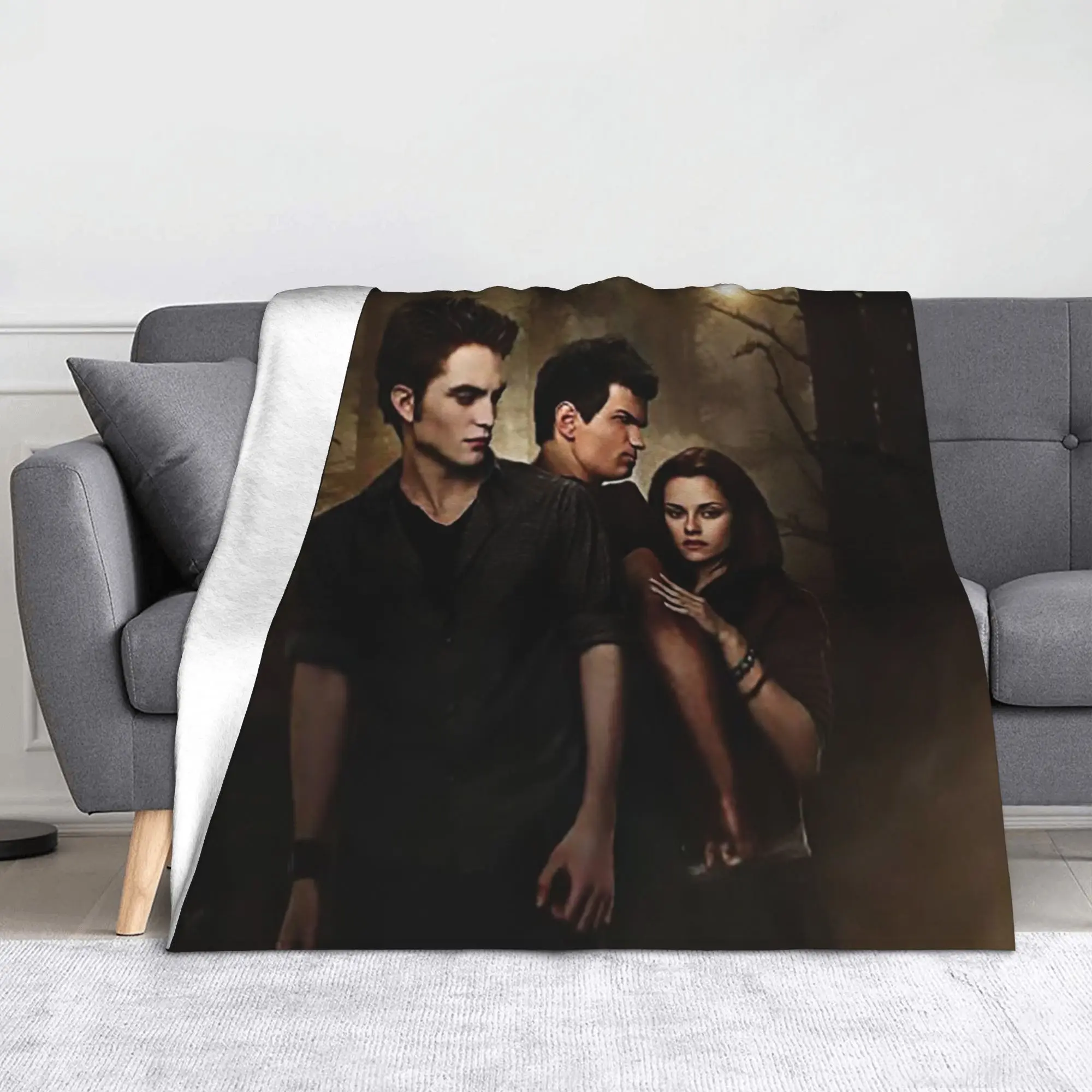 The Twilight Saga New Moon Flannel Throw Blankets Bella Edward Blanket for Bedding Couch Lightweight Bedding Throws