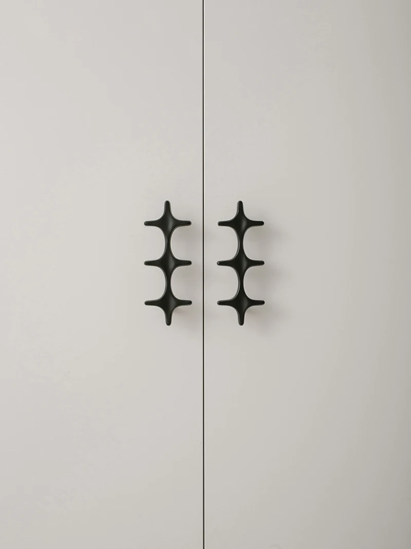 مقبض متقاطع من النحاس الأسود مقبض خزانة نحاسية سحب مقبض أثاث نحاسي تصميم متقاطع