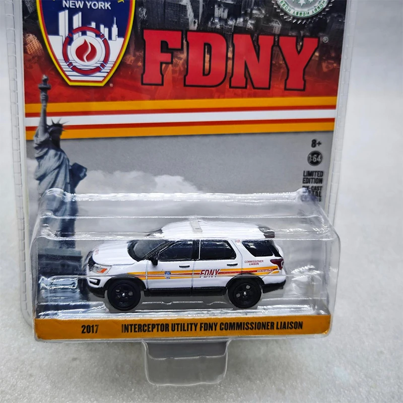 Greenlight 1:64 2017 Detective Police Car FDNY Fire Department Green Machine Series Alloy Die Casting Model Collect Ornaments