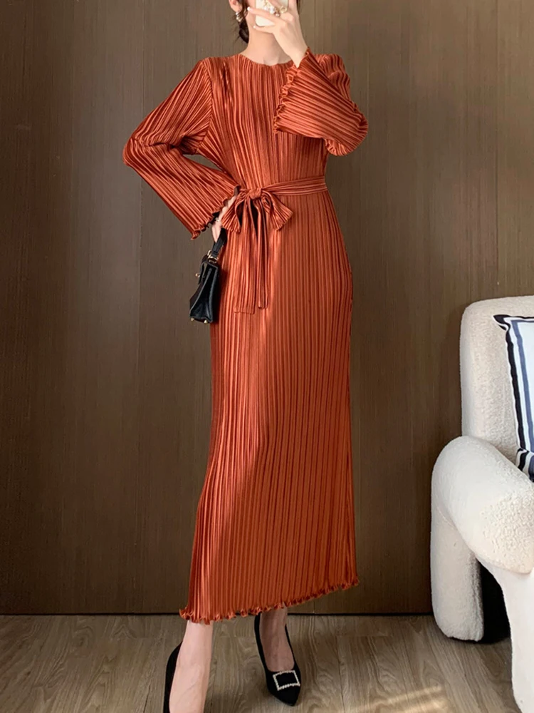 LANMREM Spring Pleated Long Dress Women Elegant Flare Sleeves Belt Gathered Waist Solid Color Dresses Fashion Party New 2AA4708