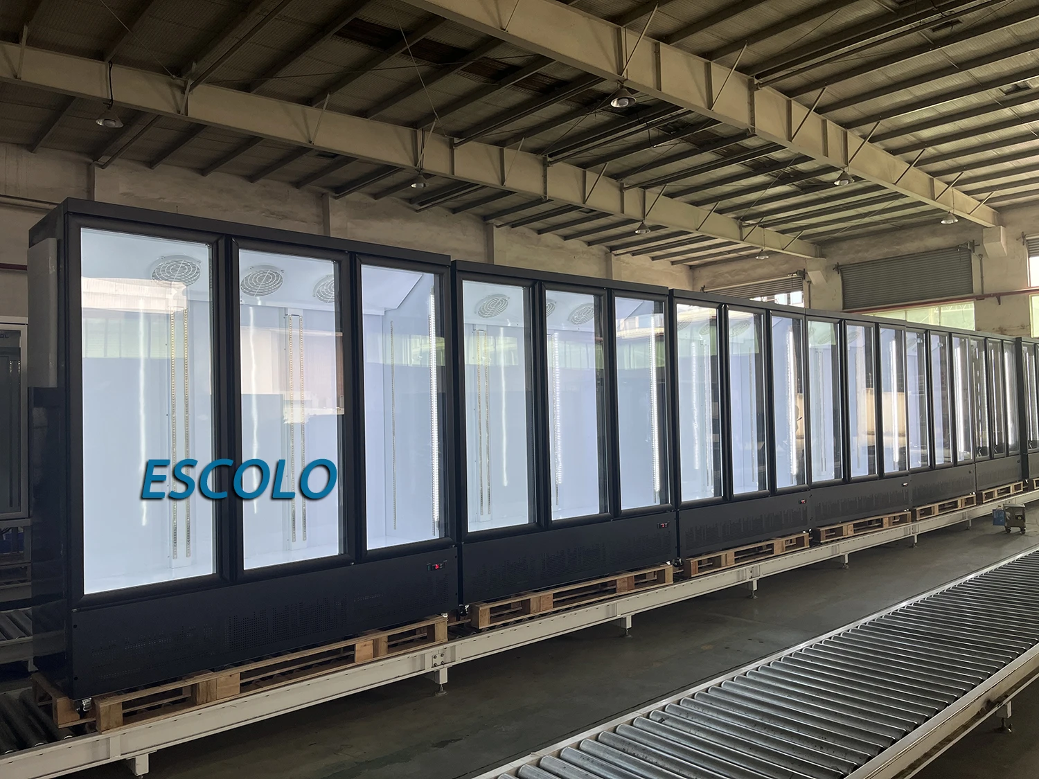 Wine Cooler Cabinet for Commercial Use with Precise Temperature Control Ideal for Red Wine Storage in Bars and Restaurants