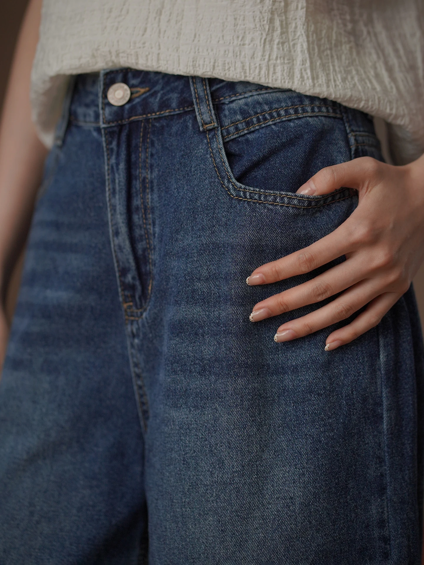 Hacikis Vintage High Waist Distressed Washed Straight Leg Casual Jeans Women's Loose Fit Cotton Blend mid Rise Trousers