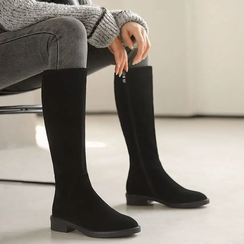 

Осенне-зимние женские туфли до колена на флисовой подкладке с круглым носком, элегантные замшевые длинные сапоги на низком каблуке для женщин, шикарная обувь