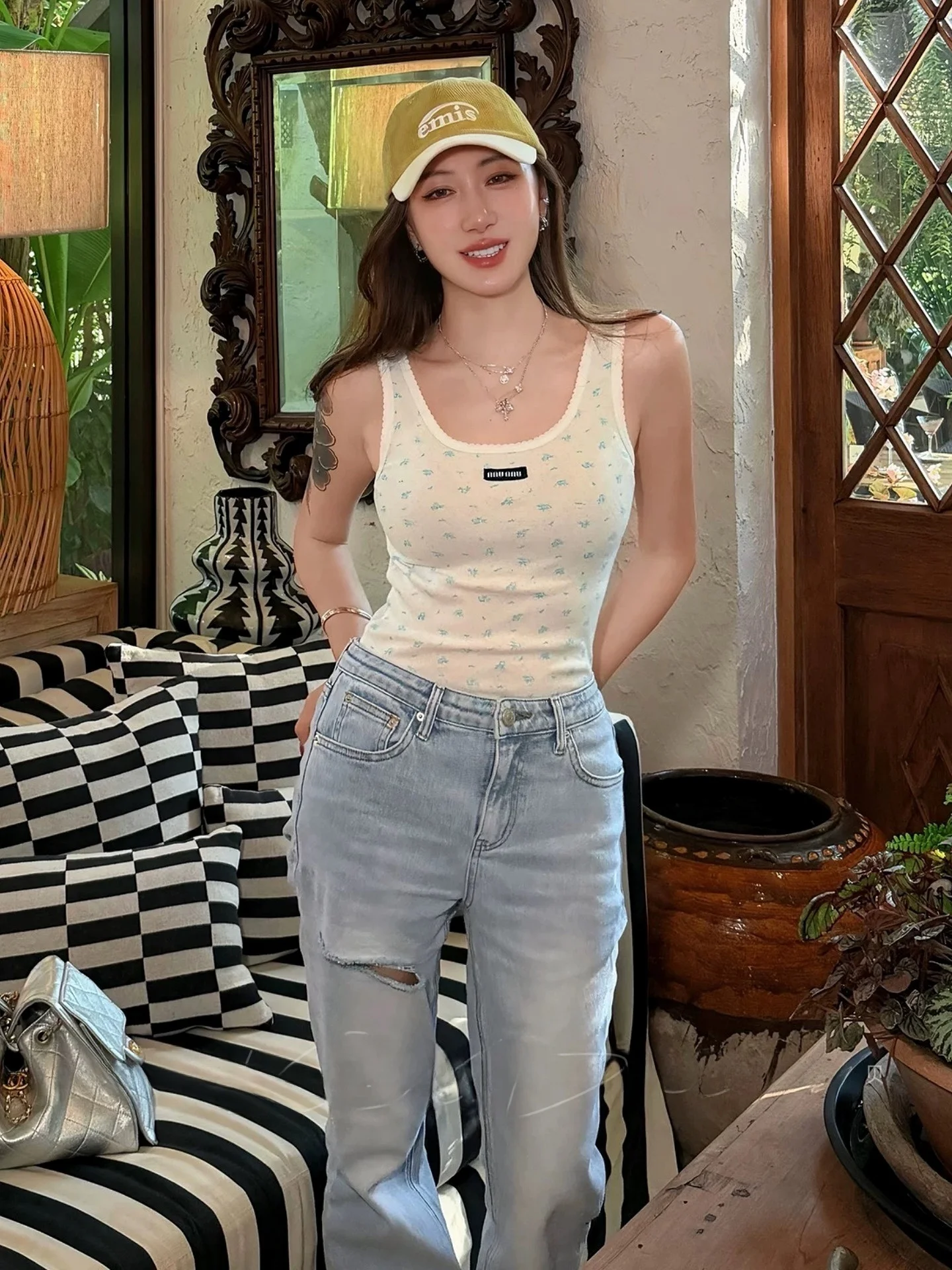 

Hot Girl Micro Flared Pants Irregular Hole Design Slimming Women's Jeans Cotton Stretch Denim l Waist Button Closure