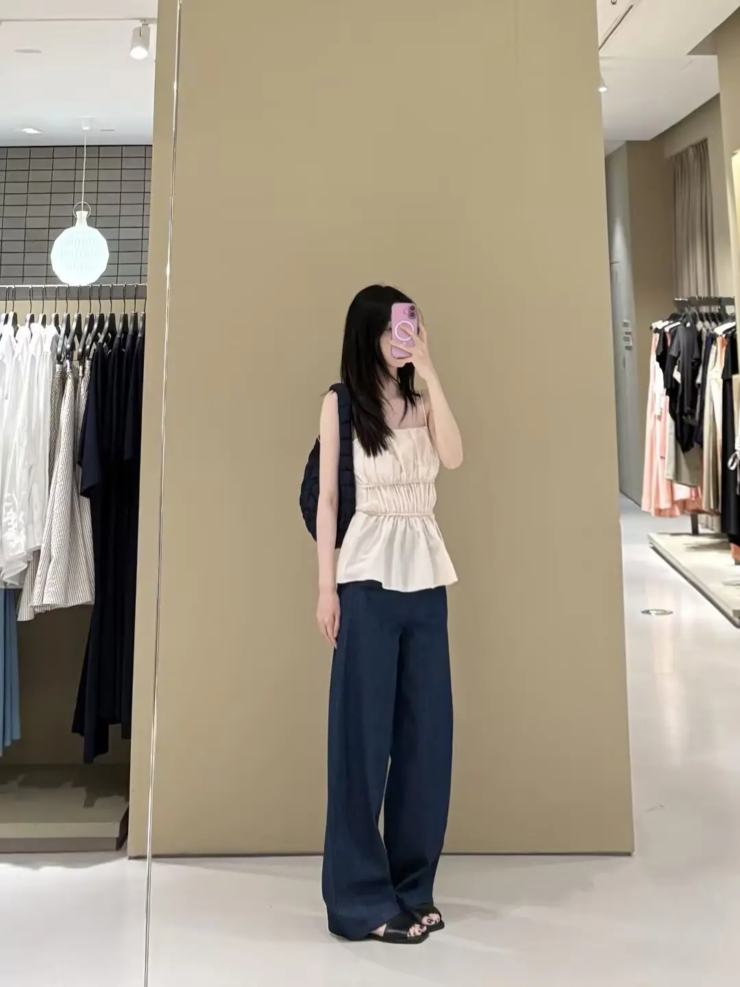 Ele ort Damska Bluzka Jednolita Kolorystyka Wyszczuplająca Talia Plisowana Kamizelka na Ramiączkach Jesień Nowość 2025 dla Młodych Dziewcząt