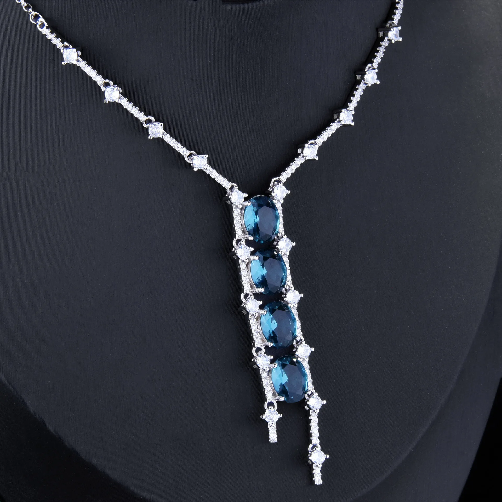 Luxury Imitated Sapphire Lake Baikal Women Pendant Necklace Silver Color Necklace with Blue Stone Vintage High Quality Jewelry