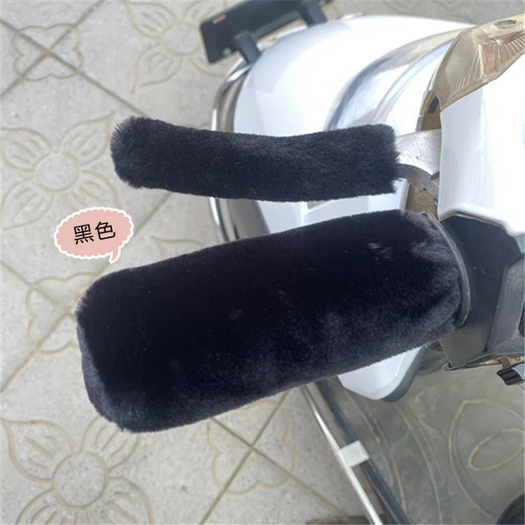 Copri manubrio in peluche per moto Copri manubrio per moto per auto elettrica in peluche imitazione calda invernale Manicotto per manubrio antiscivolo