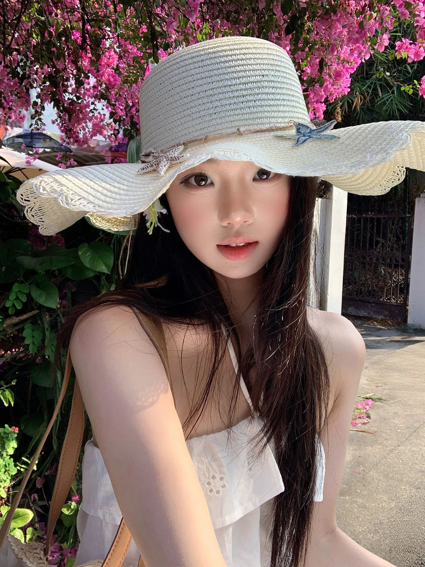 Summer Beach Vacation Style Women's Straw Hat Wave   Decorated Woven Sunshade Protection Cap Adjustable round Top