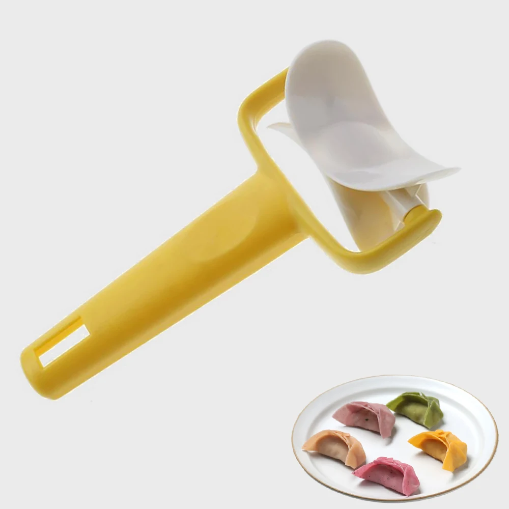 1 piece Dumpling Skin Cutting Mold Roller Cookie Cutter Dumpling Wonton Mould Handheld Rolling Dough Cutter   Kitchen Gadget