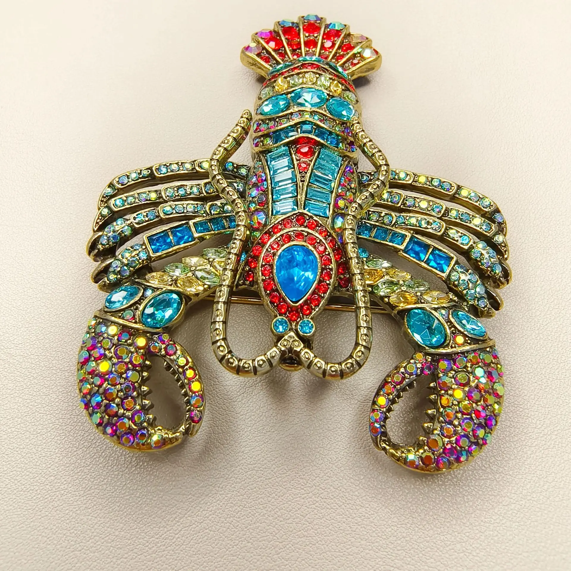 

Elegant Light Luxury Vintage Coloured glaze Lobster Brooches For Women Dress Coat Jewelry Accessories Designer Brooch Pins