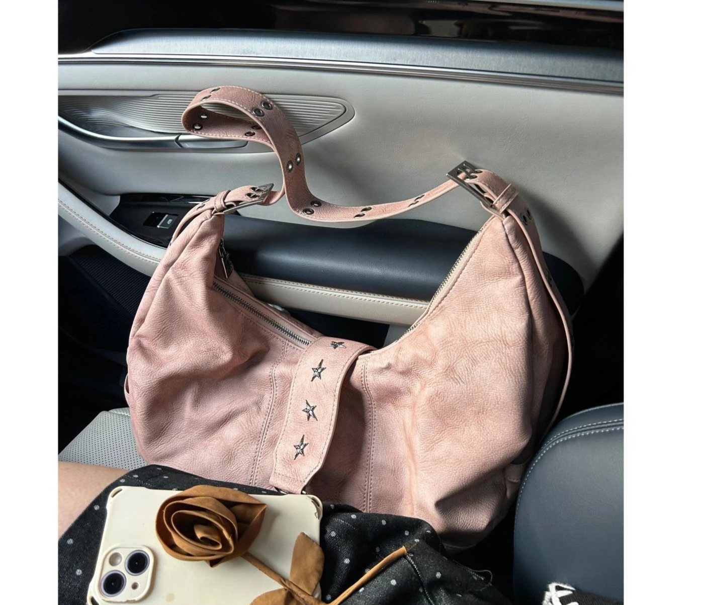 

Левая сторона, большие сумки из искусственной кожи с шипами, дизайнерские сумки подмышки, сумка-хобо для женщин, новинка 2024, зимняя женская сумка через плечо, сумки