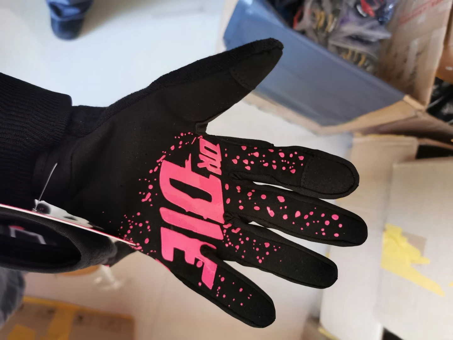 Muc off new touch screen universal mountain bike riding gloves with full finger anti slip, wear-resistant, warm and sporty desig