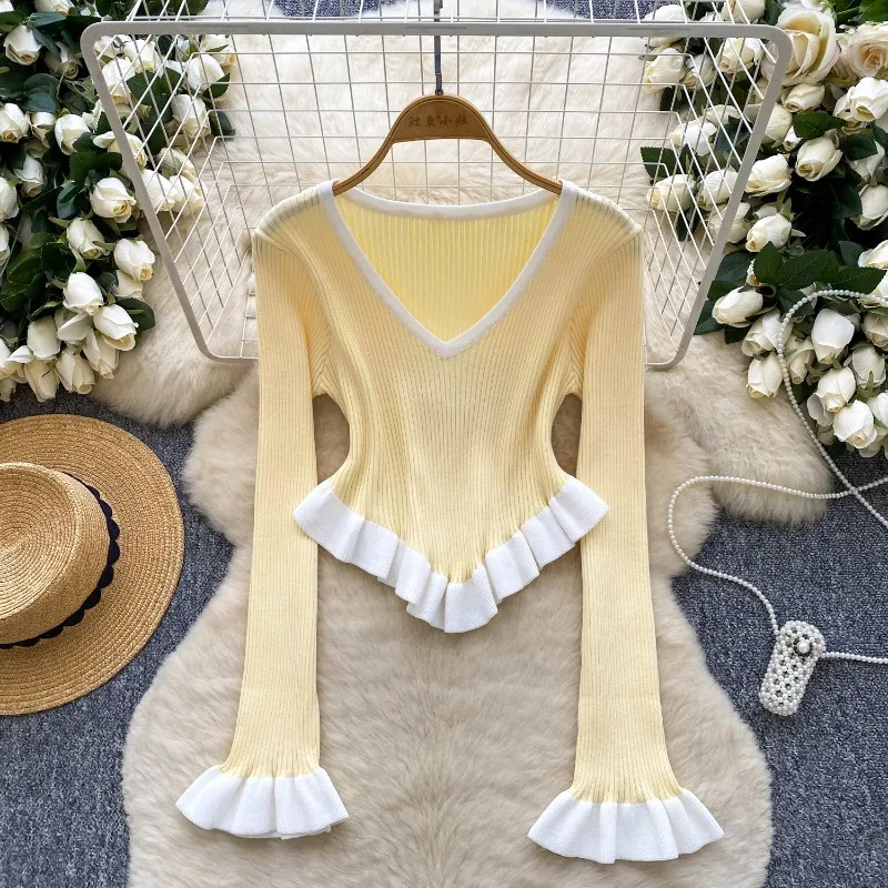 

Осенний вязаный пуловер 2025 с пэчворком и оборками, приталенный, с V-образным вырезом, расклешенными длинными рукавами, повседневный, универсальный, элегантный, в уличном стиле, для женщин