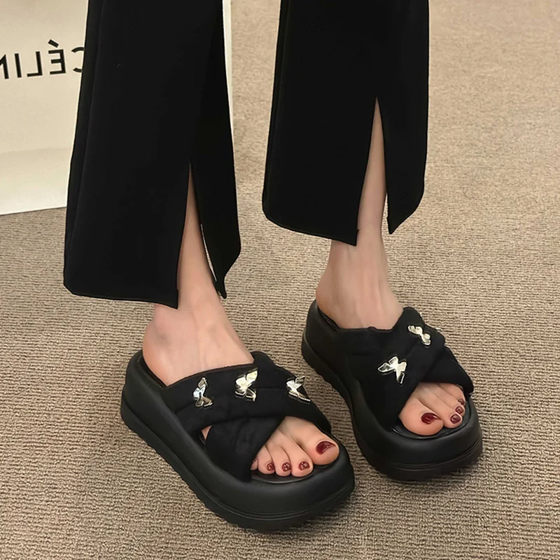 Schoenen Slippers Casual Slipers Vrouwen Schalie Vrouw Strand Platform Glijbanen Luxe 2024 Sabot Mode Schoenen Zomer Klompen Vrouw Huis