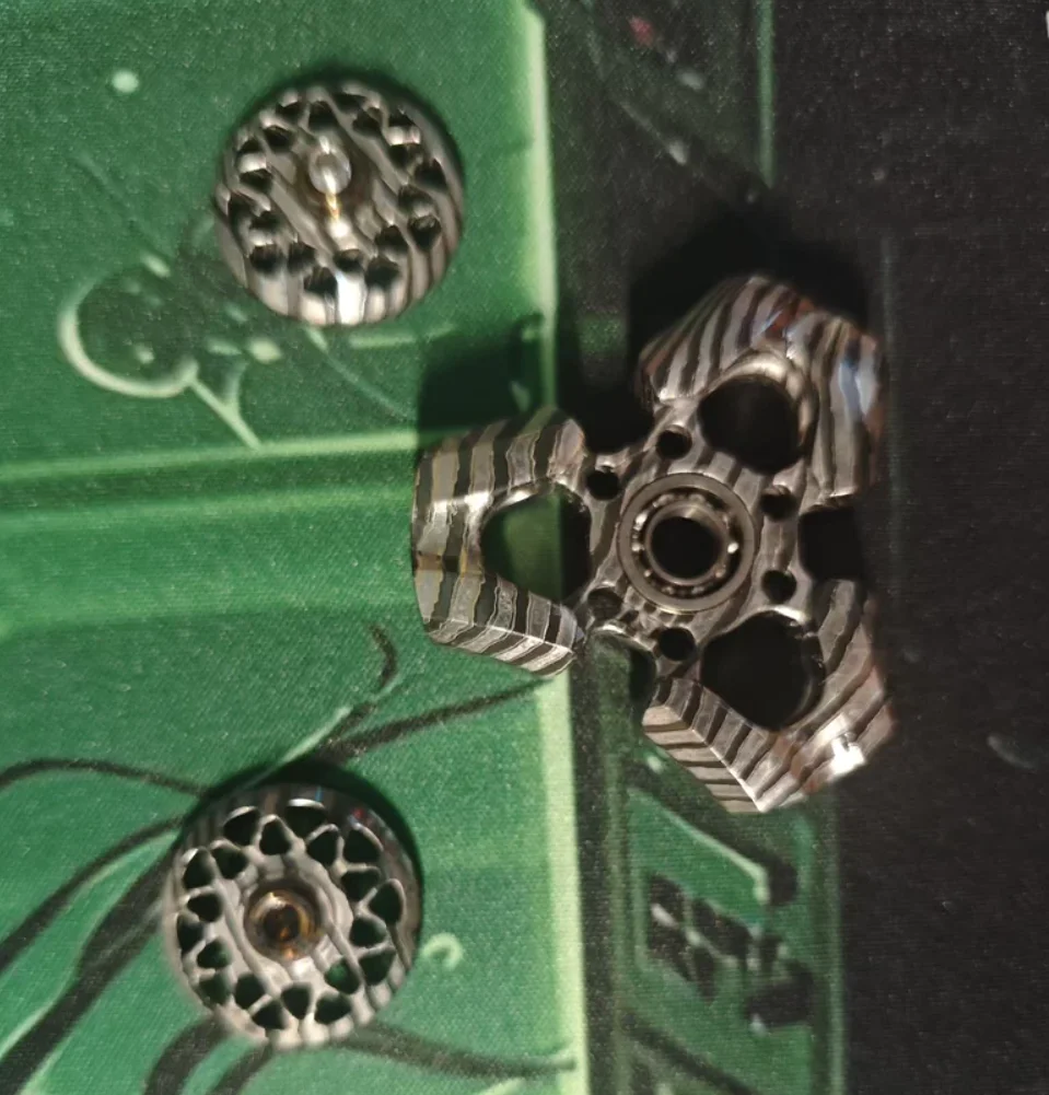 Used EDC KAIS Explorer zircuti Fingertip gyroscope Decompression toys