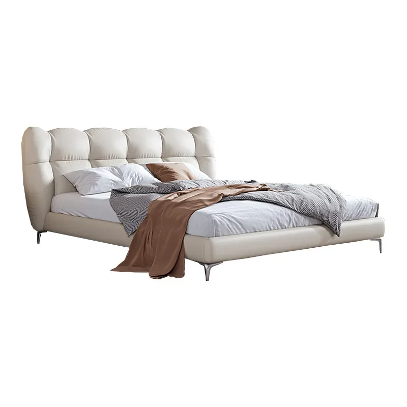 سرير جلدي إيطالي بسيط