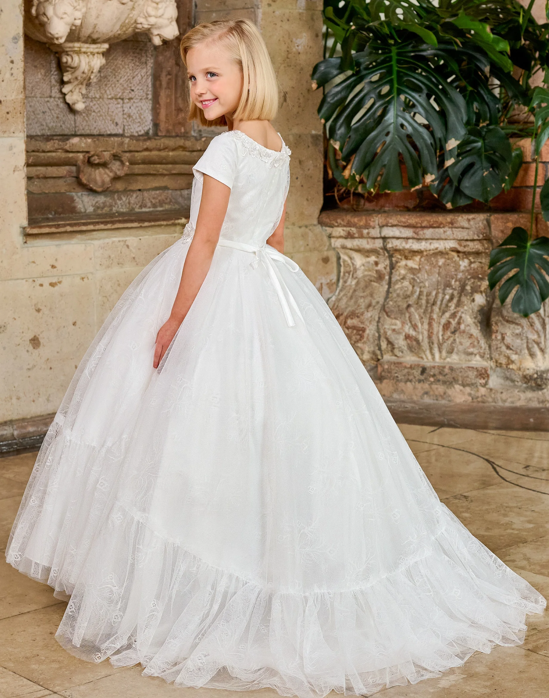 First Communion Dress White Short Sleeve Lace Tulle Flower Girl Gown with Train Bow Sash for Wedding Birthday Pageant Party