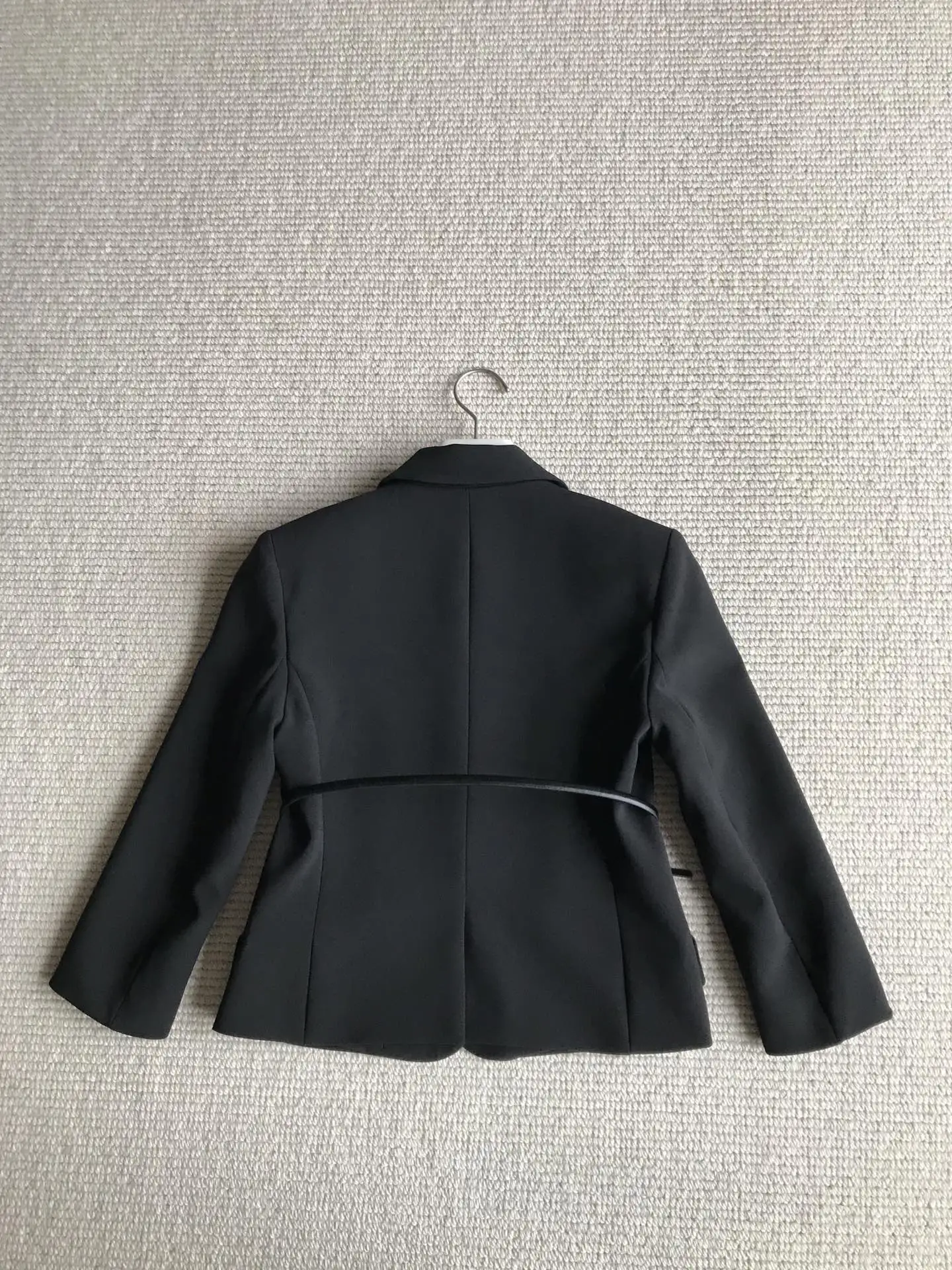 Women's Clothing  Stylish acetate lapel jacket, freely matched with a belt, can create a variety of styles