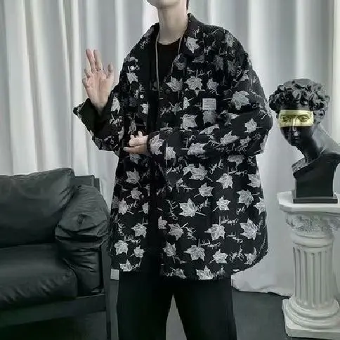 

Пальто с принтом кленового листа, мужская свободная повседневная рубашка с длинными рукавами и лацканами, весенне-осенний универсальный модный индивидуальный топ на пуговицах