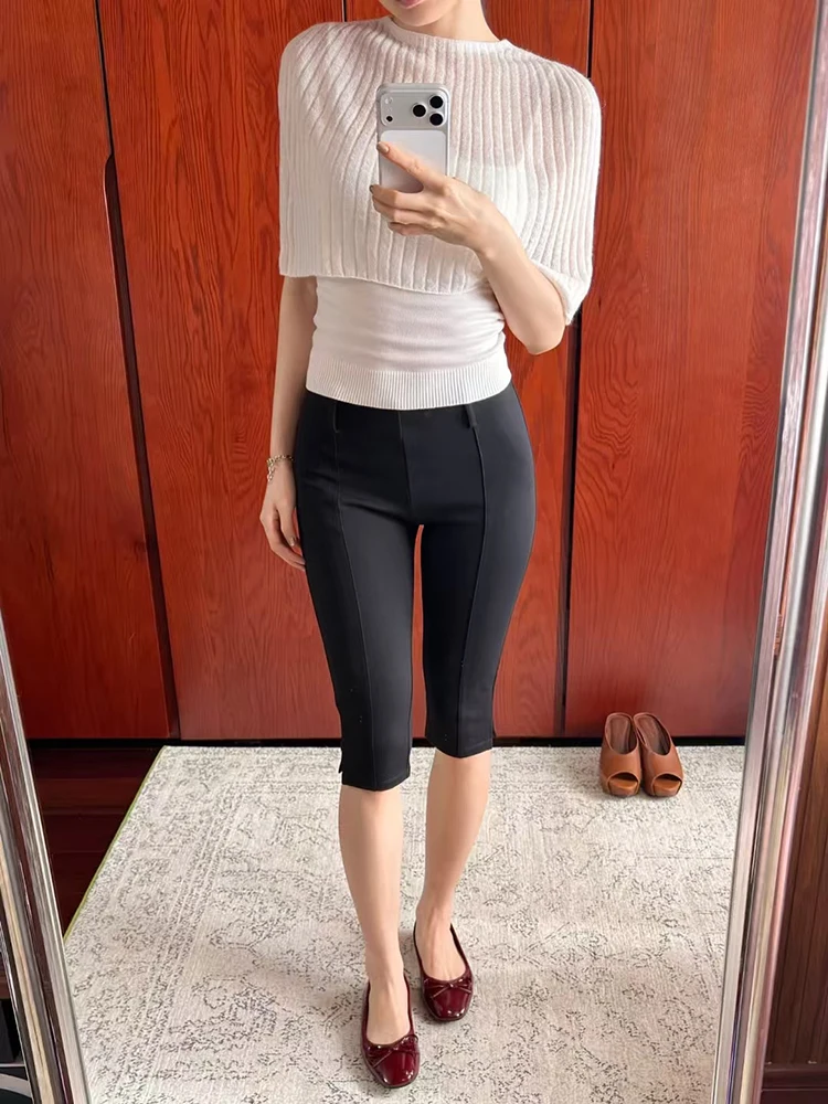 Soft windbreaker paired with knitted sweater, short-sleeved shawl + fitted tank top - a versatile two-piece set for daily wear.