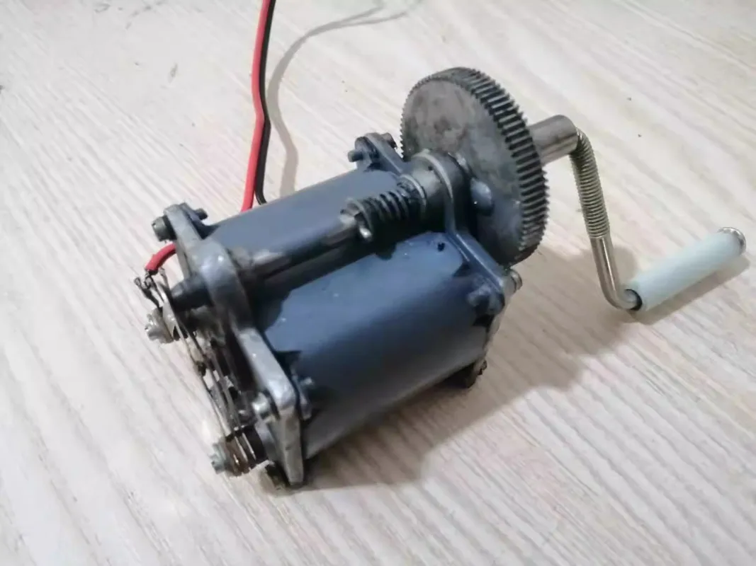 

Second-hand Old Magneto Telephone Generator Hand Alternator 220v Volt 80 W Growth Gear Box Diy