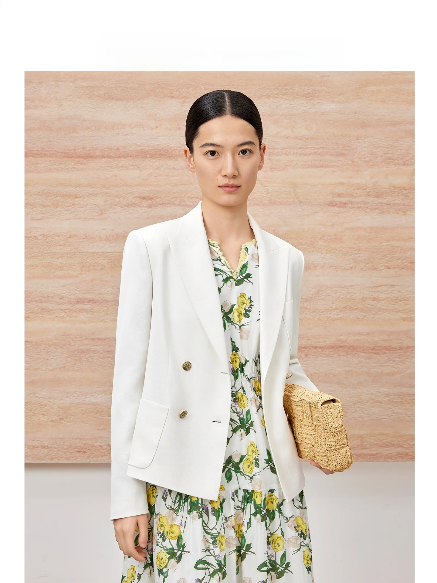 

Женский укороченный пиджак CEJIA белого цвета с зауженной талией, комплект для офиса (верх и низ), из ацетатной ткани, приталенный крой, коллекция Весна 2026