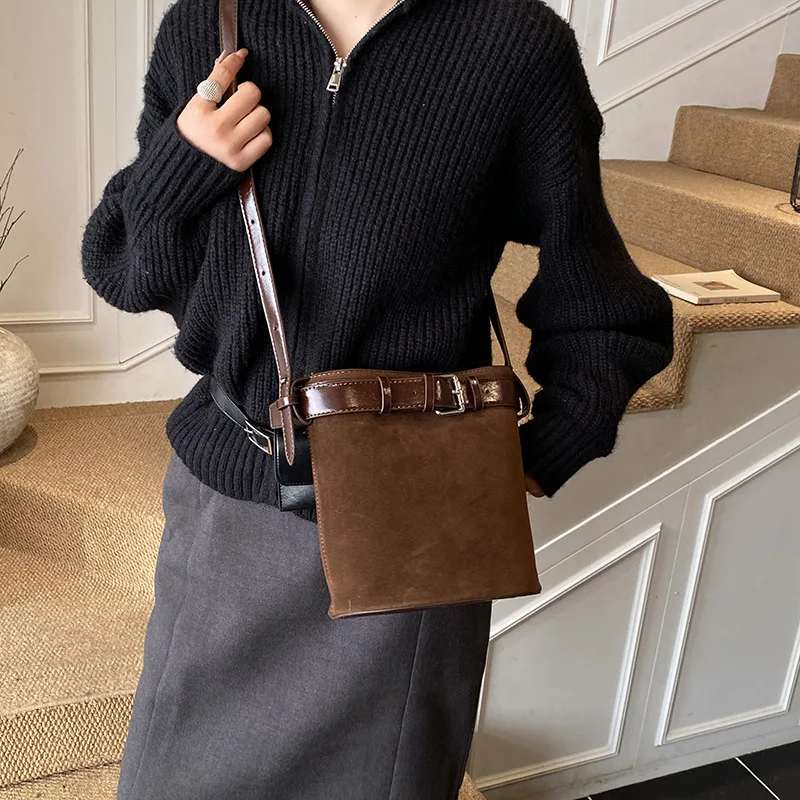 

2025 Luxe Bucket Bag, Niche Autumn Winter Shoulder Purse for Women, Minimalist Commuter Crossbody, Versatile Day-to-Night Tote