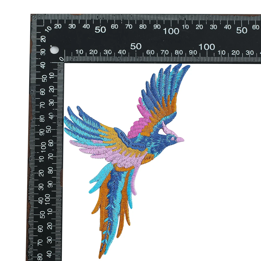 1PC Phoenix Bird patch ricamate Applique ferro sui vestiti Lucky buon auspicio uccello volante panno adesivo indumento forniture per cucire