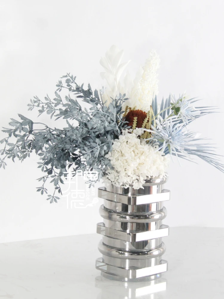 Modern Silver Vase Artificial Flower Decoration Exhibition Hall Desktop Floral Ornament