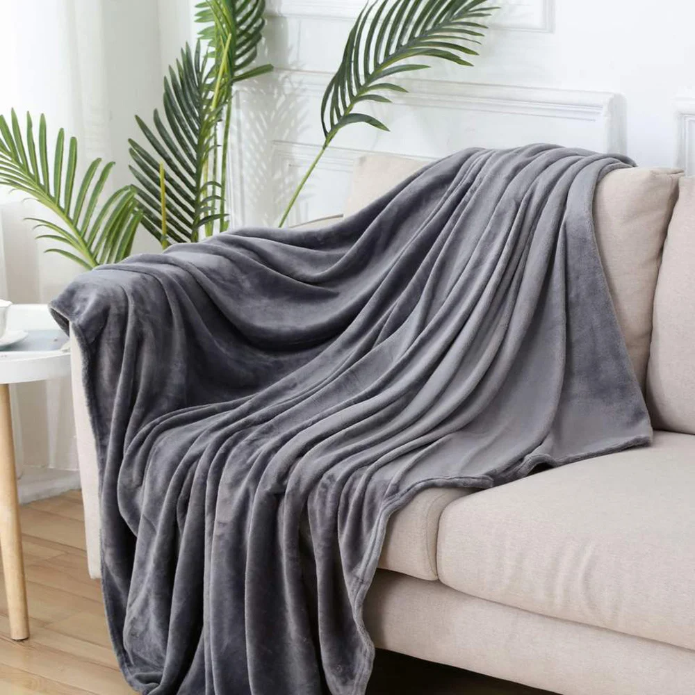 Soft Gray Fleece Blanket Cozy Living Room Throw Cover Warm Home Decor Gift for Relaxation Sofa Bedding Winter Comfort