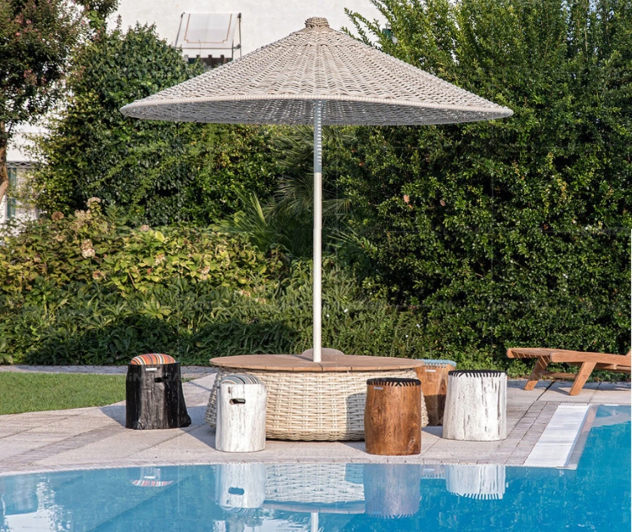 

Modern Outdoor Rattan Umbrella Ideas Open-air B&B Beach Balcony And Pool Patio Parasols Are Popular