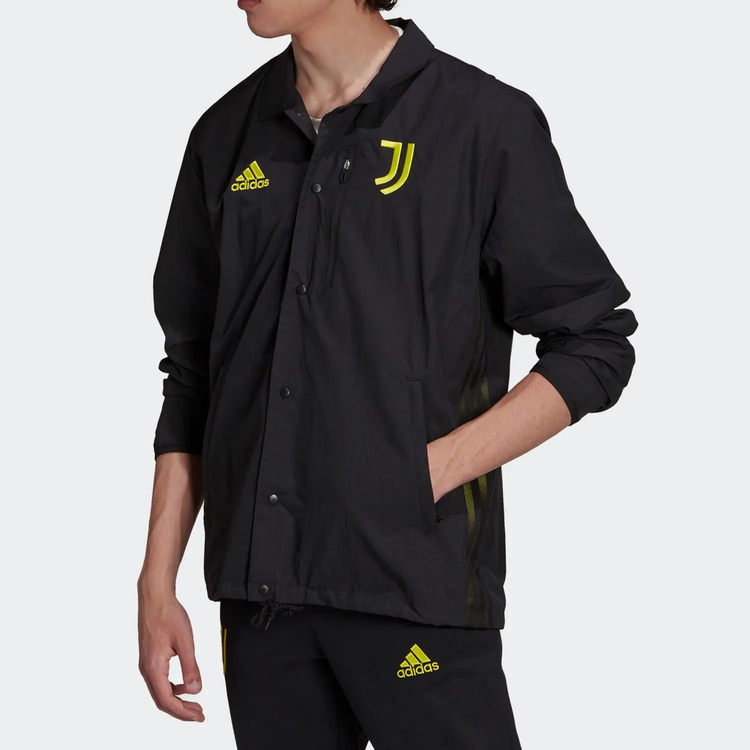

adidas genuine Men's Juventus Football Windbreaker Jacket GR2909