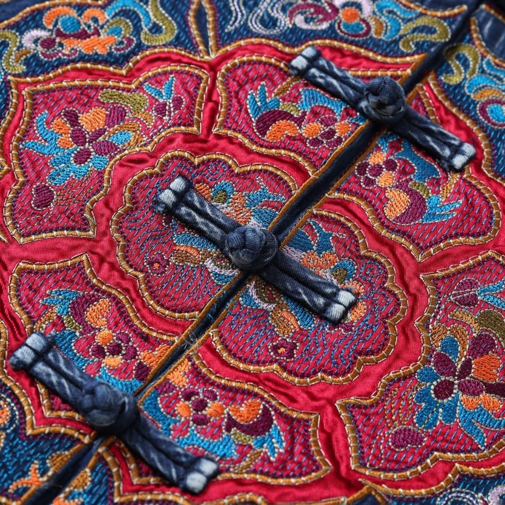 

Women's Retro Style Embroidered Vest Heavy Industry Theme Handmade Buckle Denim Top New Arrival Spring Summer
