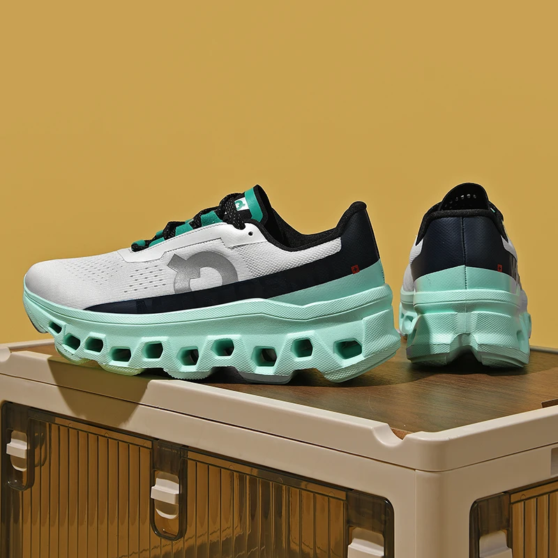 

New outdoor sports shoes for men and women casual fashion Breathable running shoes Breathable couple shoes, sizes: 36-44