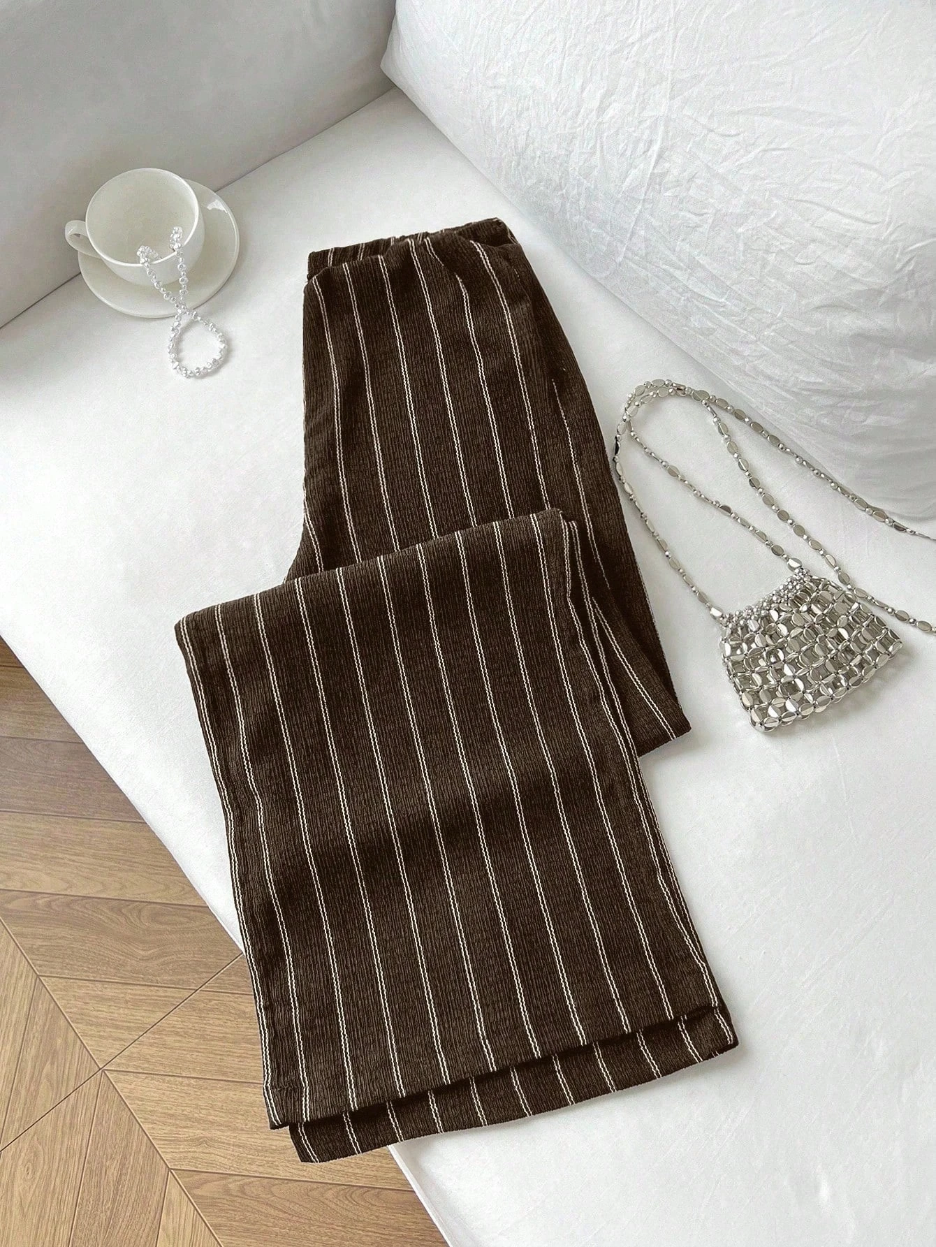 Calças femininas listradas de cintura alta com pernas largas, tecido antirrugas, design elegante de listras verticais, casual para deslocamento de escritório essencial