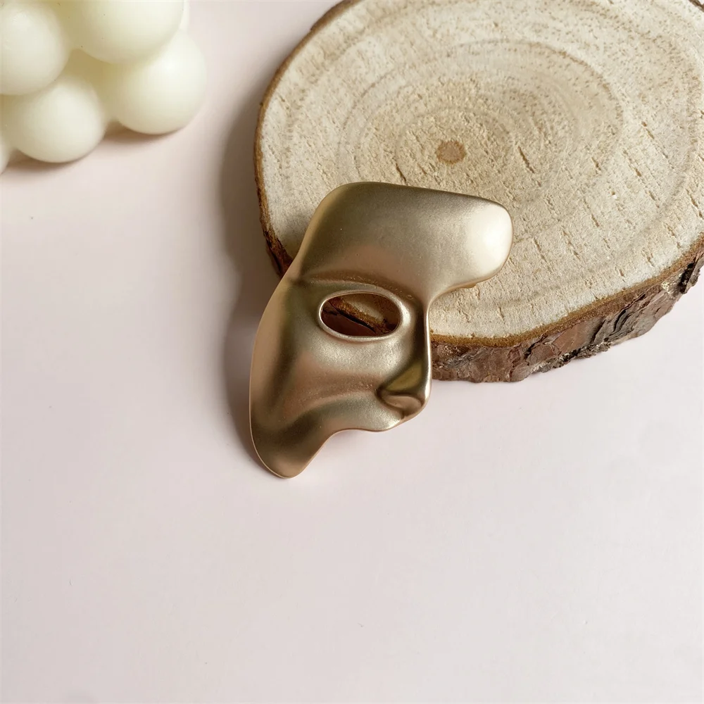 Retro Matte Mask Brooch For Man And Woman Fashion Luxury Metal Face Lapel Pins Man And Woman Jewelry Accessories Badges