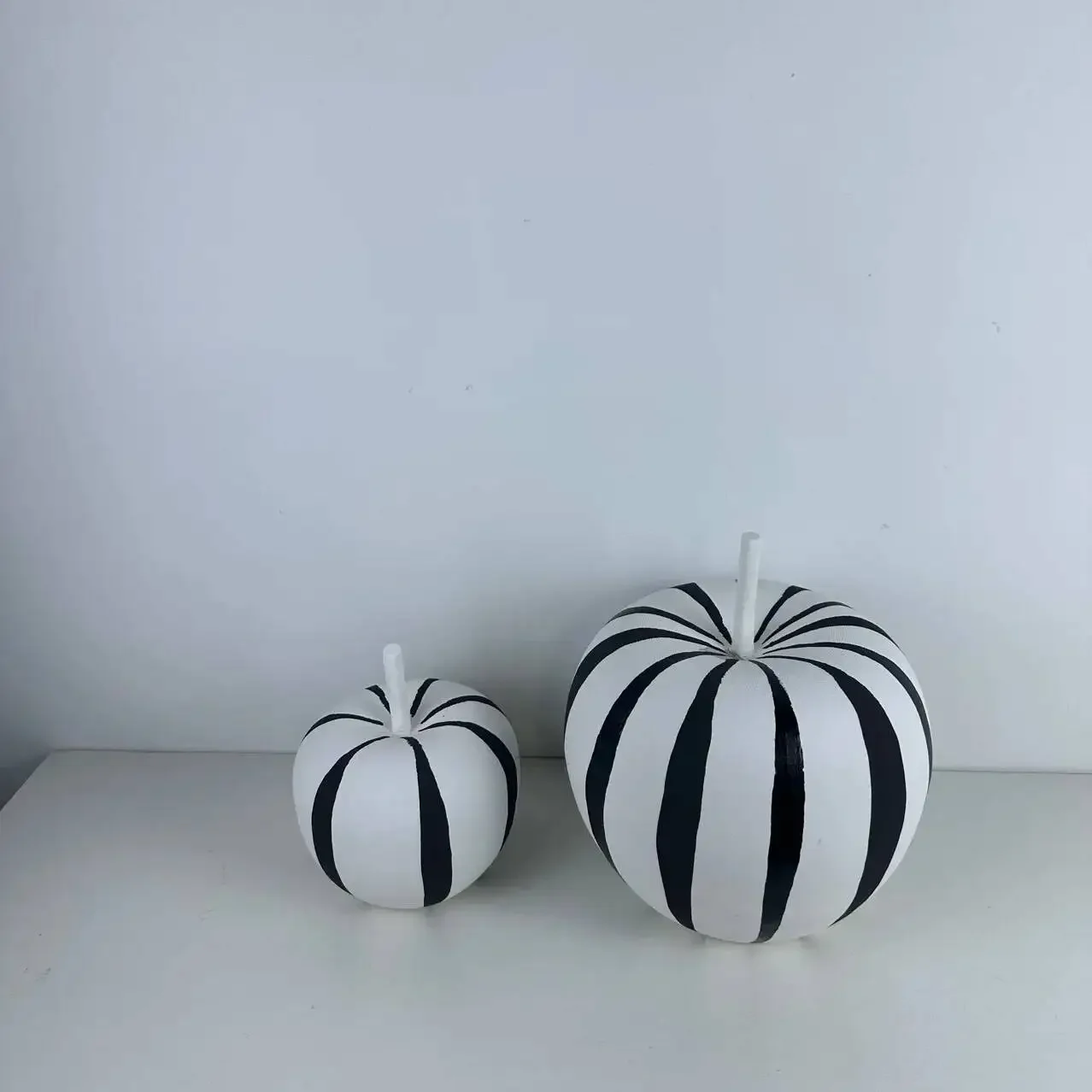 Ceramic Handicraft Black and White Striped Zebra Apple Geometric Apple Decorative Figurines Room Decoration Accessories