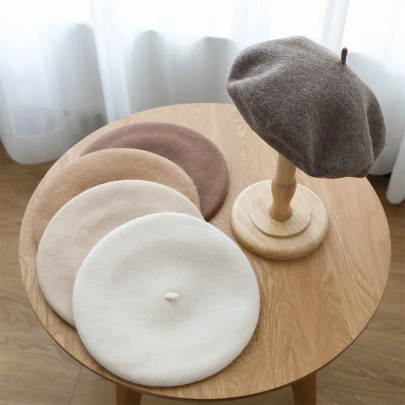 الكلاسيكية بلون الصوف قبعة المرأة النسخة الكورية الرجعية تنوعا قبعات البيريه الشتاء الفني الدافئة الرسام قبعة