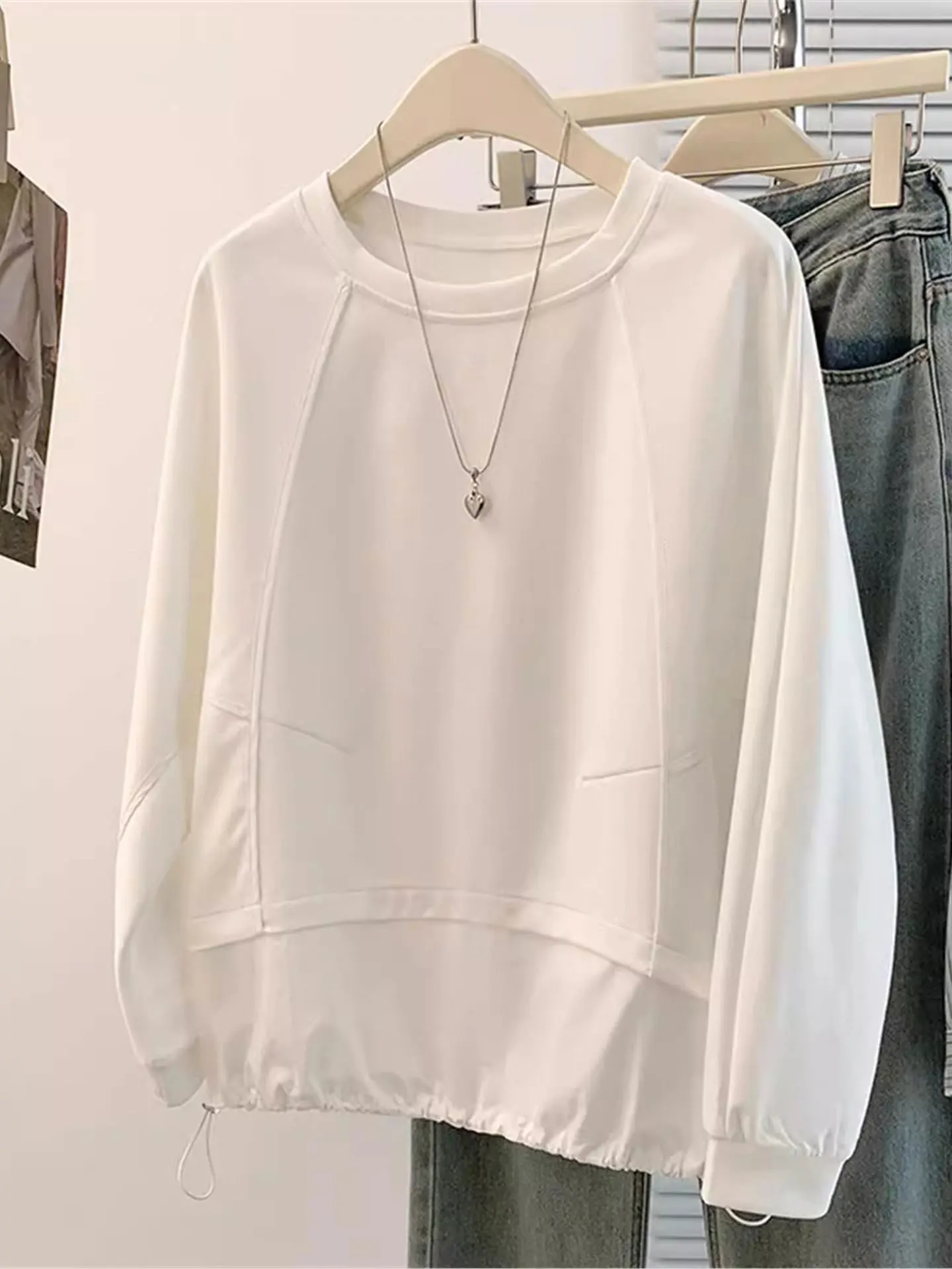 

Белая толстовка с длинным рукавом и завязками по низу, женская, больших размеров, свободного кроя, с эффектом стройности, модный осенне-зимний топ