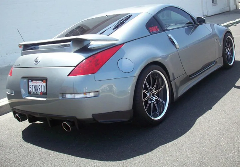 Black Splitter for Nissan 350Z Rear Bumper with Corner Wrap Z33 Carbon Fiber Rear Bumper with Corner Wrap Turbulence