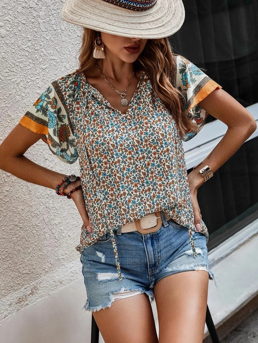 Vintage Printed Short Sleeved Women Bat Sleeve V-Neck Top Summer Fashion T-Shirt Blouses