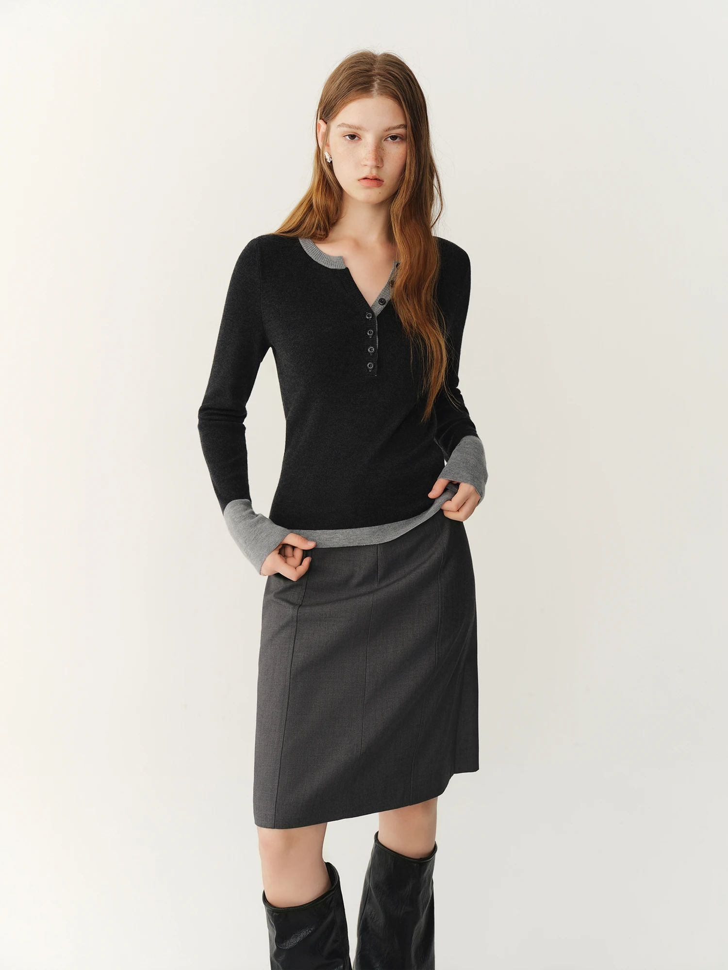 FSLE 2026 Fall New Women's Color‑Blocked Henley Neck Knit Sweater Slim‑Fit Long‑Sleeve Unique Design Fashion Casual Knit Top view 5