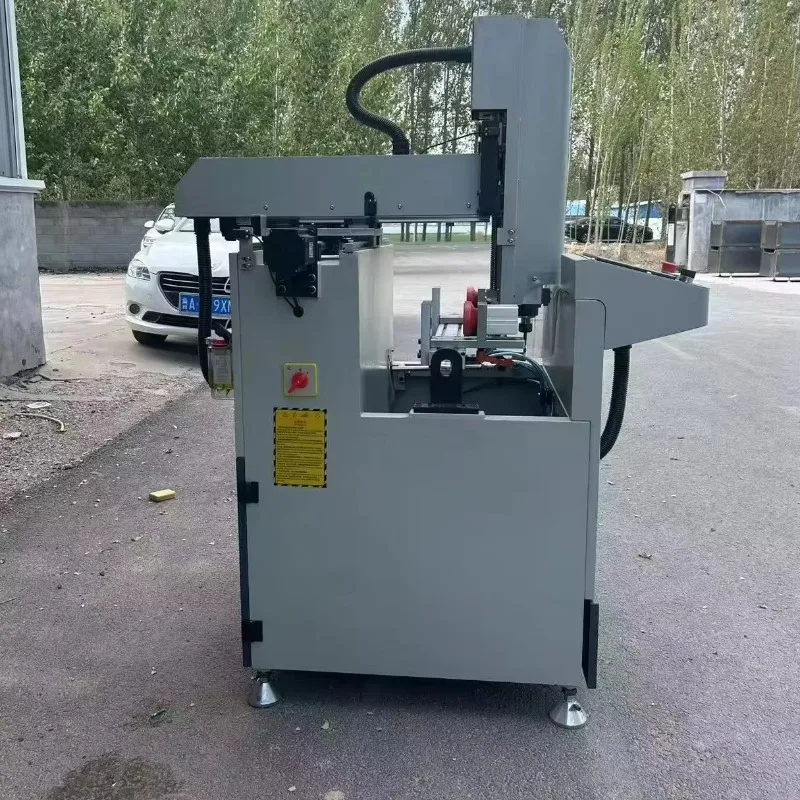 550mm High-Accuracy CNC Milling And Drilling Machine With Engine For Aluminum In Door And Window Machinery