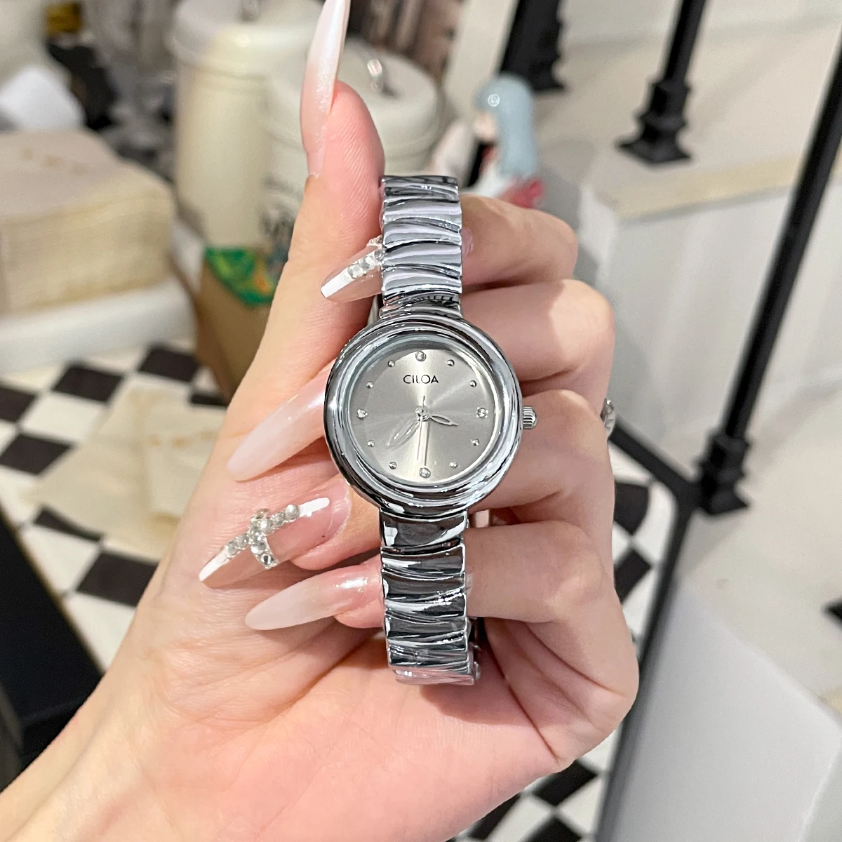 

CILOA Retro nostalgic watch for women, high value, niche art, second-hand waterproof ladies' watch, fashionable quartz watch