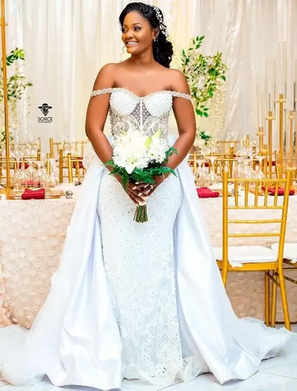 Customized 2021 Plus Size Arabic Custom Made Lace Crystals Beaded Sexy Wedding Dresses Sweetheart Mermaid Detachable Train Brida