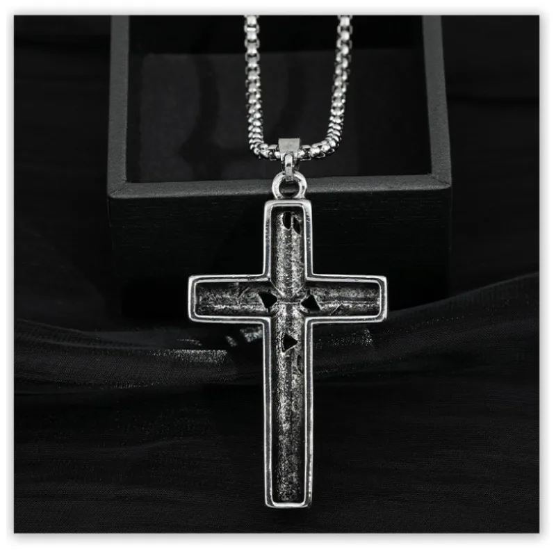 قلادة جديدة من الفولاذ المقاوم للصدأ محفورة على شكل متقاطع من الفولاذ المقاوم للصدأ، مع نمط شارع الهيب هوب