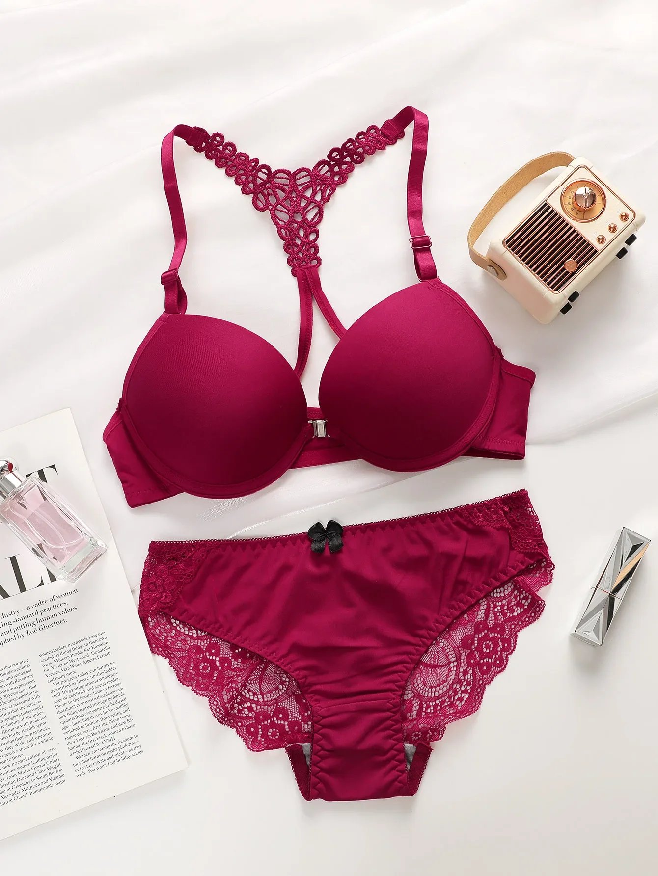 طقم ملابس داخلية حمالة صدر للسيدات باللون الأسود والأحمر والأزرق مع حواف فولاذية بإبزيم أمامي جميل من الخلف A2128