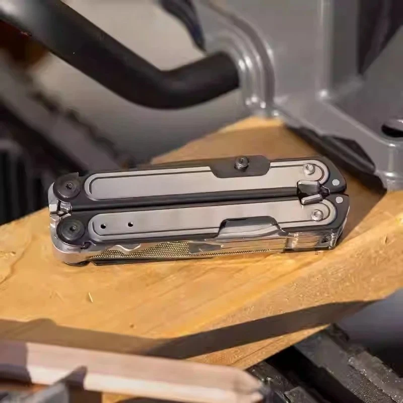 Outdoor Multi-function Pliers, Stainless Steel Folding Combination Tools, Car Portable EDC Portable Tools image 2