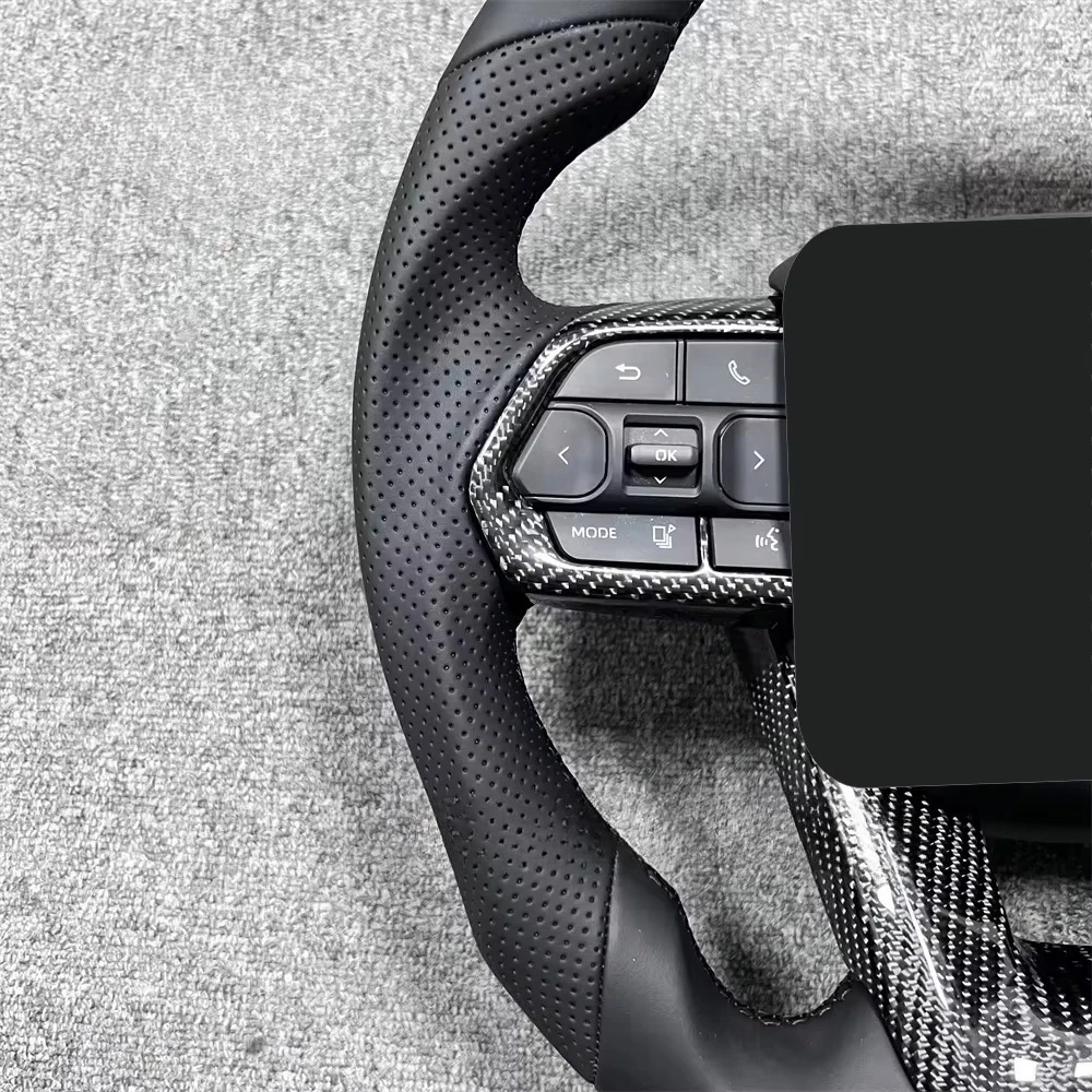 Venta caliente para Toyota LC300 de GR Logo cuero Real conjunto de volante de cuero perforado negro